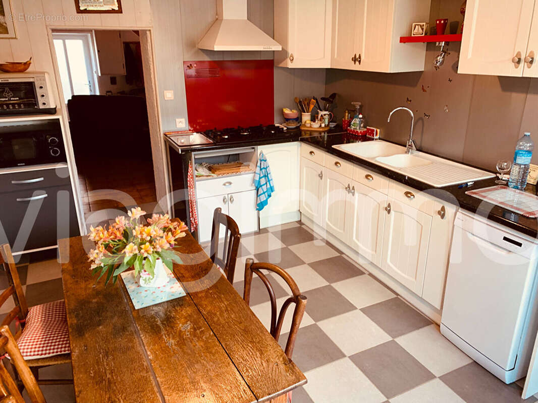 Maison à SAINT-HILAIRE-LE-VOUHIS