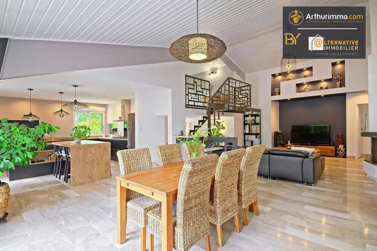 Maison à ARGENTRE-DU-PLESSIS