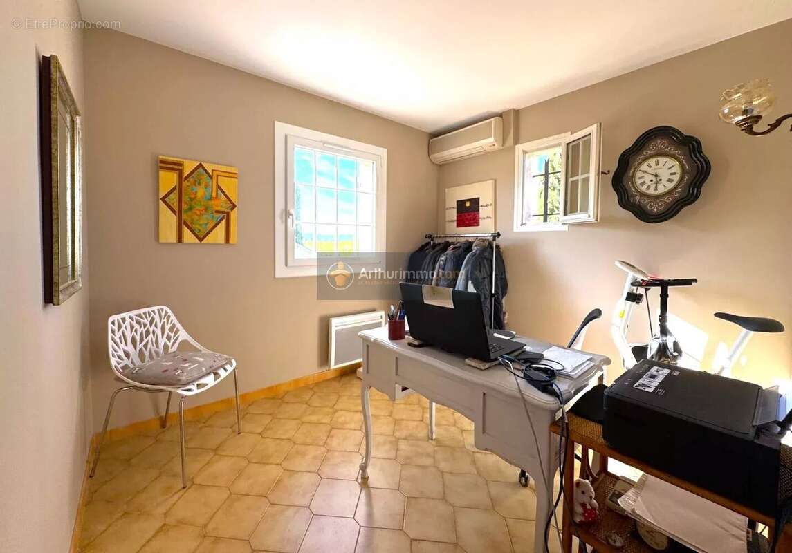 Maison à ROQUEBRUNE-SUR-ARGENS