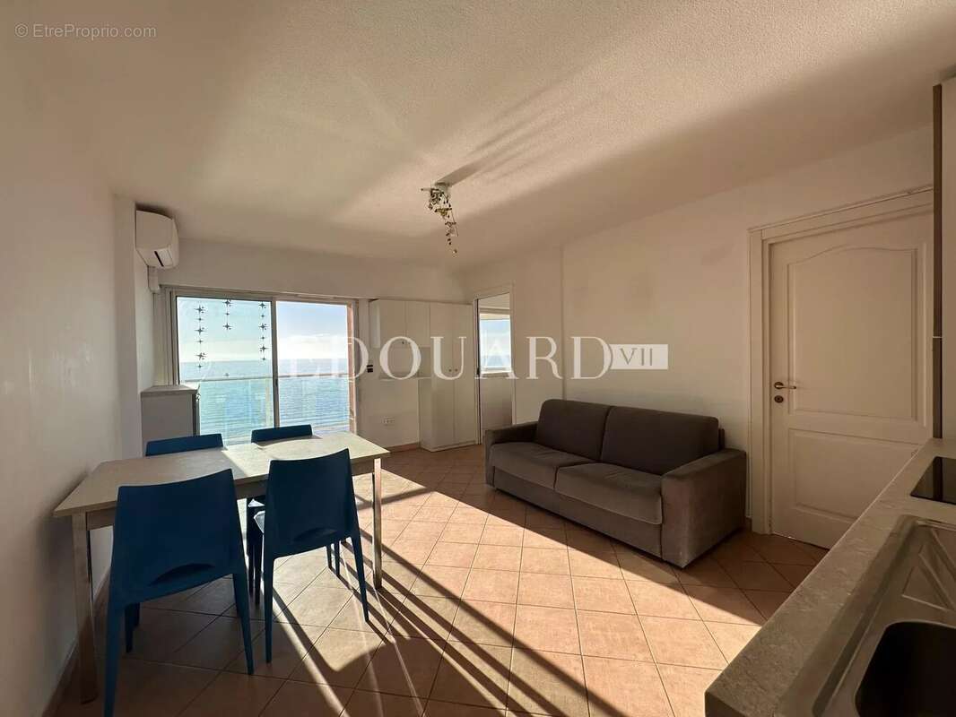Appartement à ROQUEBRUNE-CAP-MARTIN