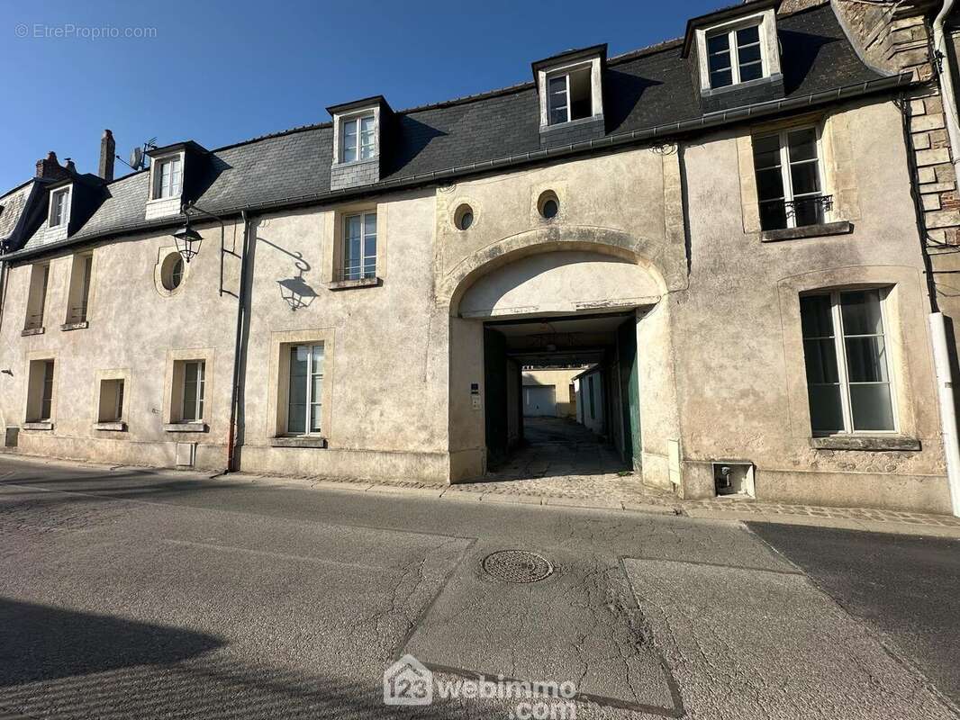 Coup de c½ur assuré pour cet immeuble de charme - Appartement à LAON