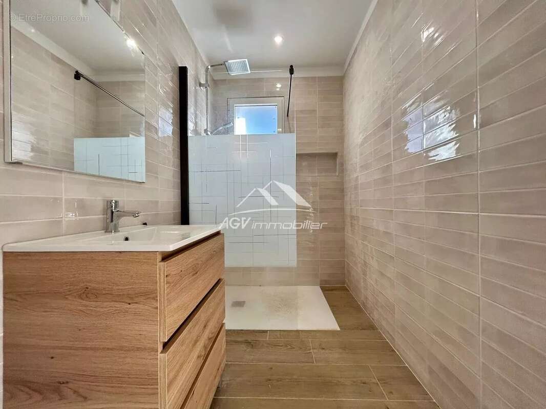 Maison à SAINT-MARTIN-DE-VALGALGUES