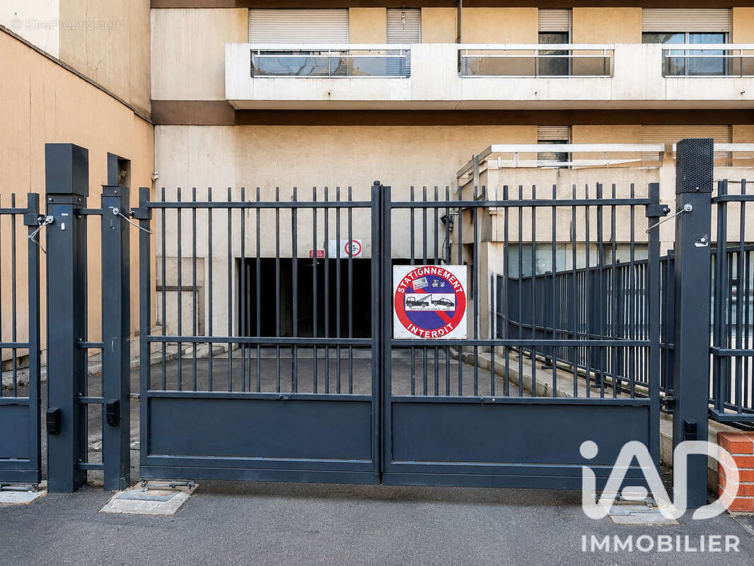 Parking 12 m² à Paris-11e  - photo 4