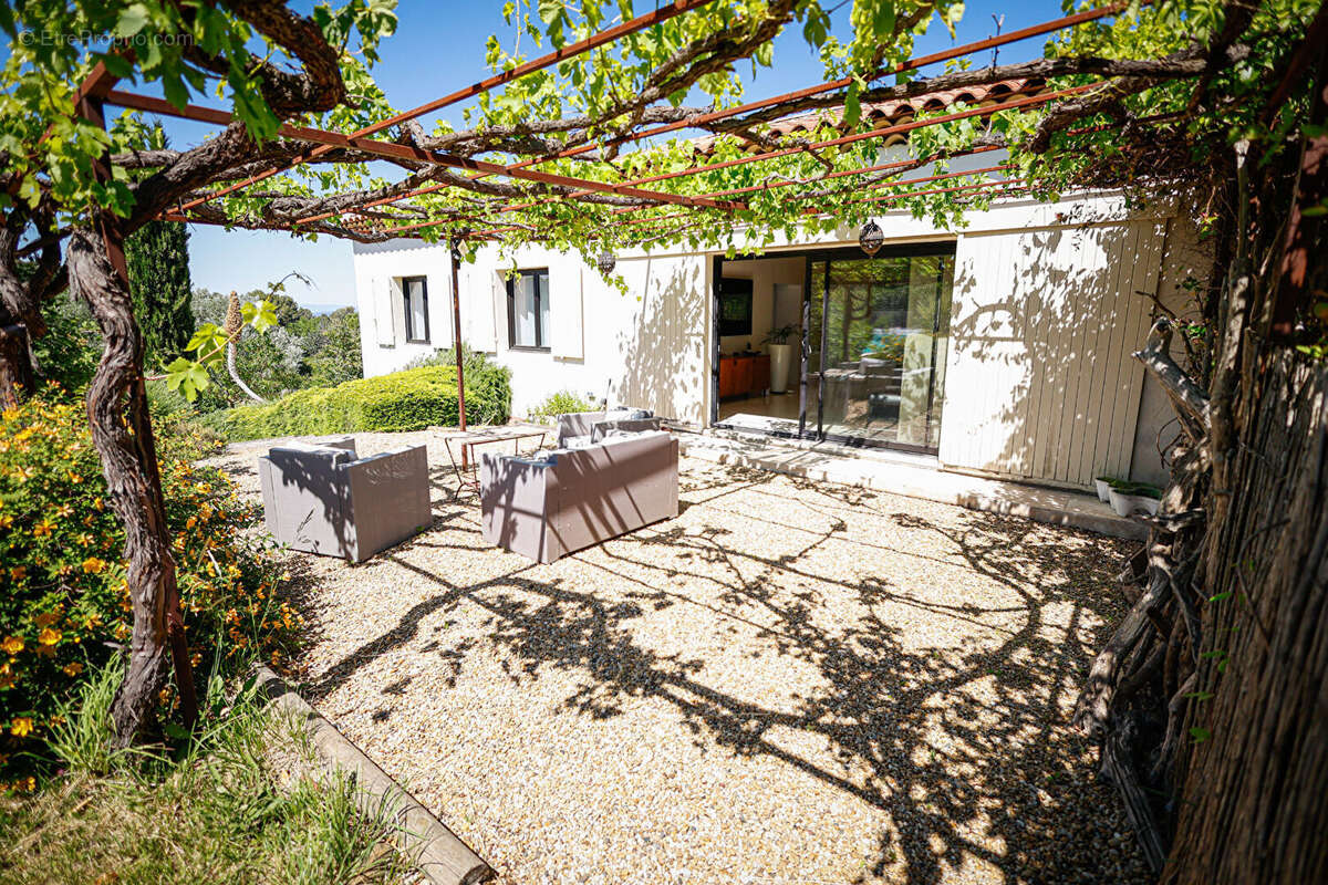 Photo 2 - Maison à SIMIANE-COLLONGUE