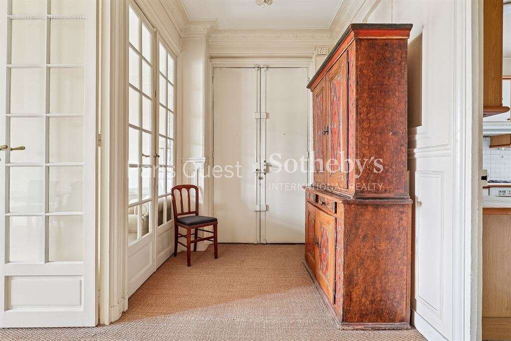 Appartement à NEUILLY-SUR-SEINE