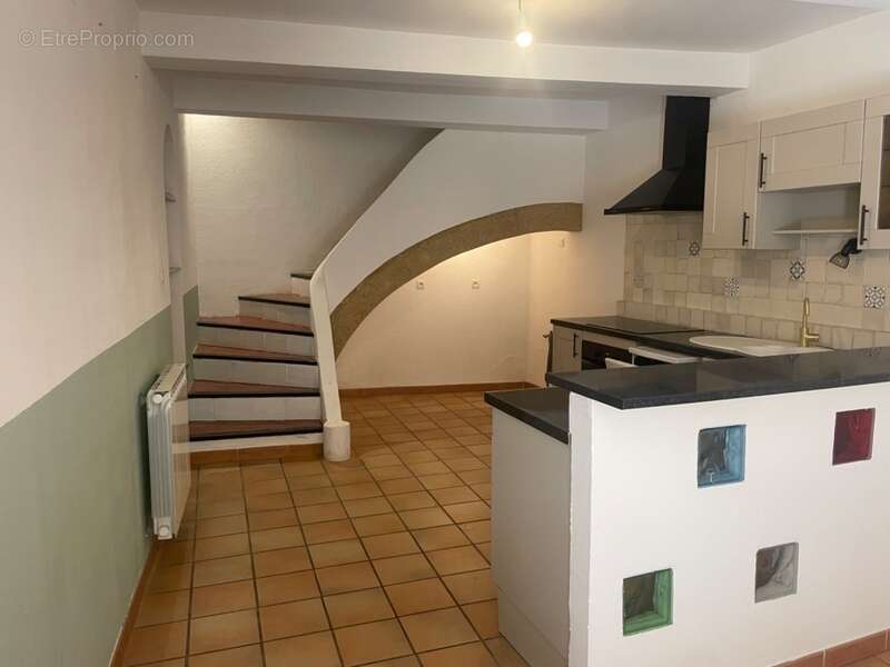 Maison à vendre 3 pièces  village de GRANS (13) - photo 3