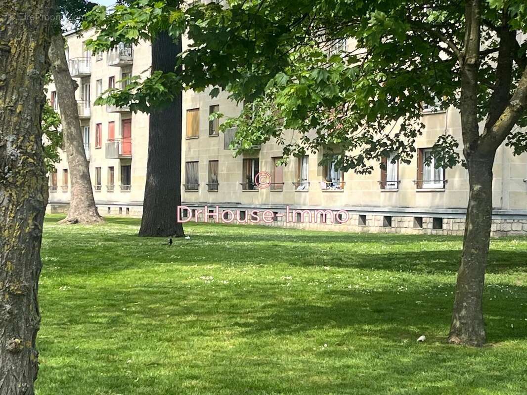 Appartement à CLICHY-SOUS-BOIS