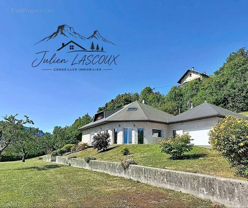 Maison à ENGINS