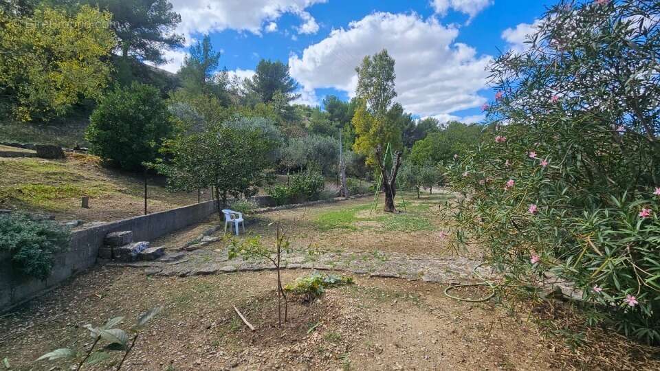 Terrain à CHATEAUNEUF-LES-MARTIGUES