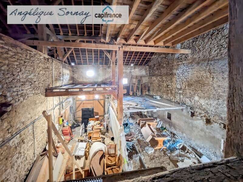Maison familiale rénovée partiellement avec grange et vastes espaces – Jura BONLIEU - photo 24