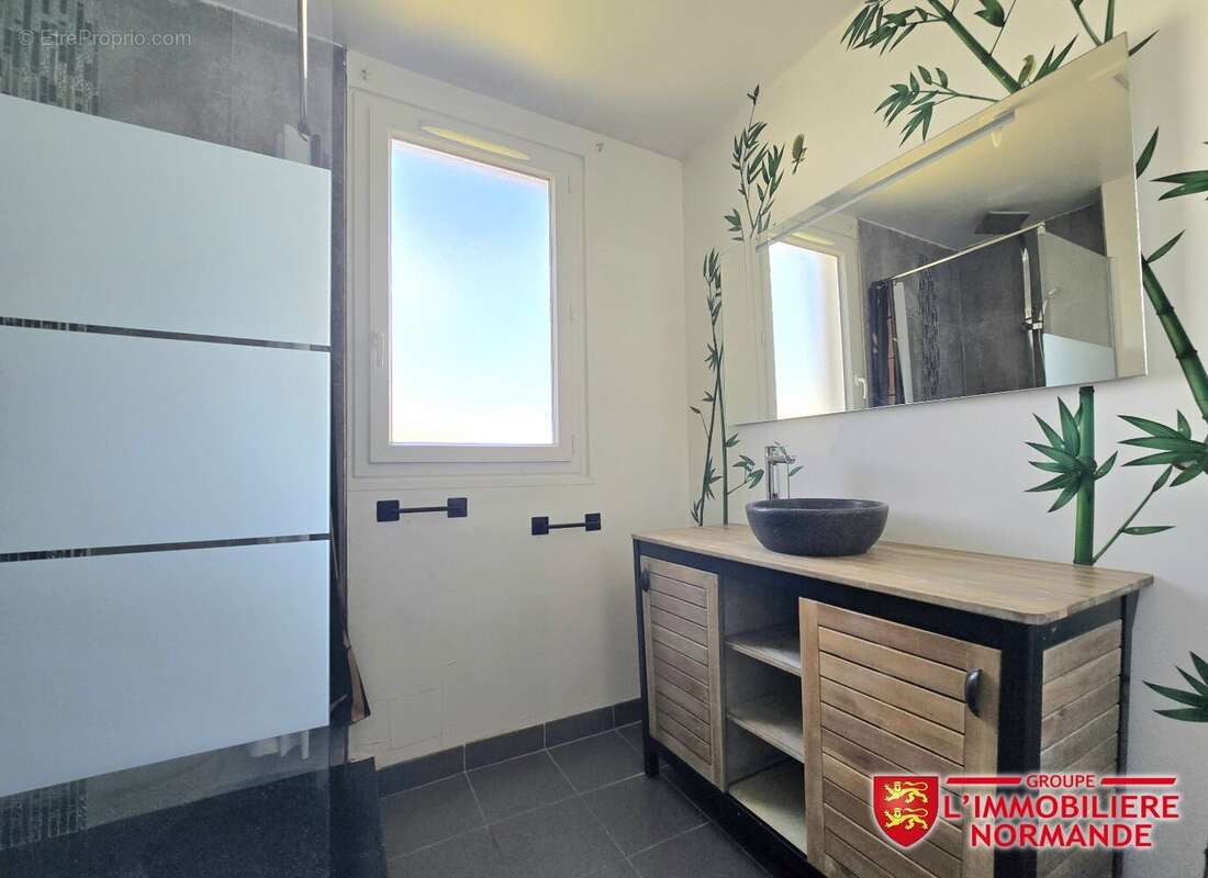 Maison à VAL-DE-REUIL