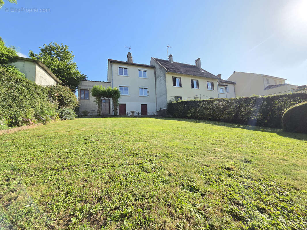 Maison à MARLY-LA-VILLE