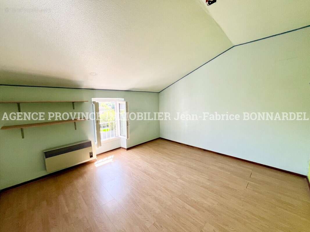 Maison à LA BAUME-DE-TRANSIT