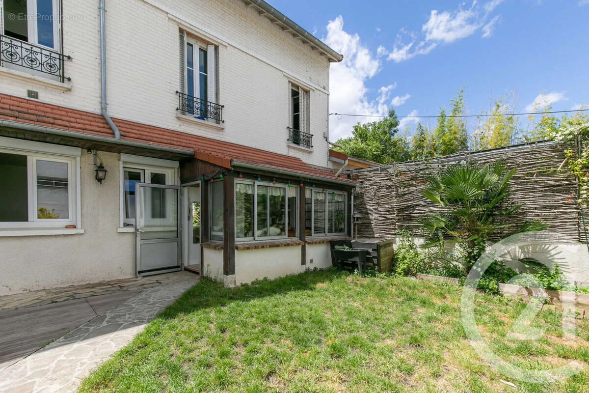 Appartement à SAINT-MAUR-DES-FOSSES