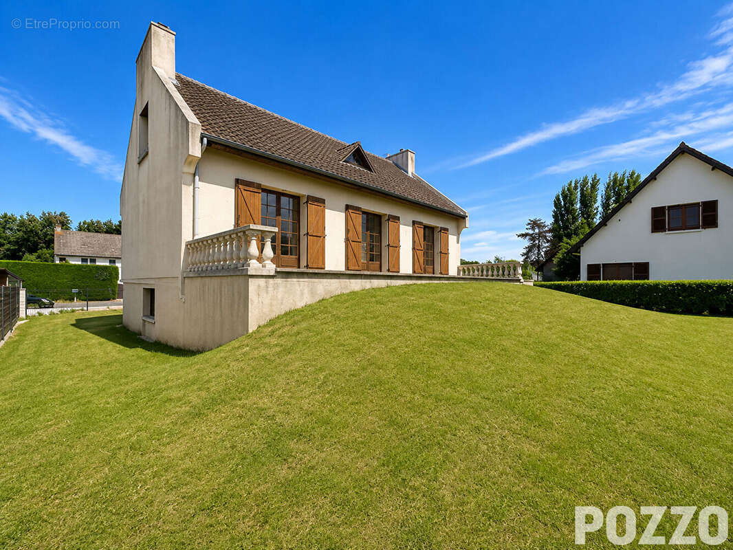 A vendre : Maison de 102m² à rénover à Bréville-sur-Mer (50290) - photo 2