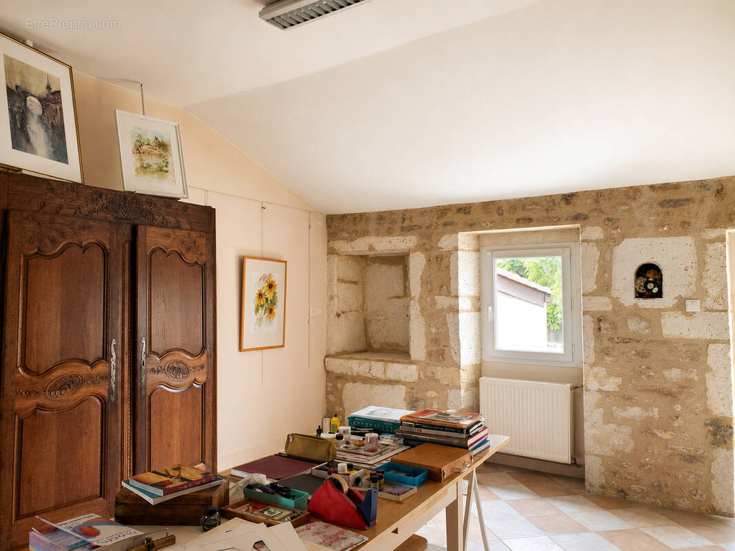 Maison de village à vendre à Champniers – Le charme d'un bien si - photo 4