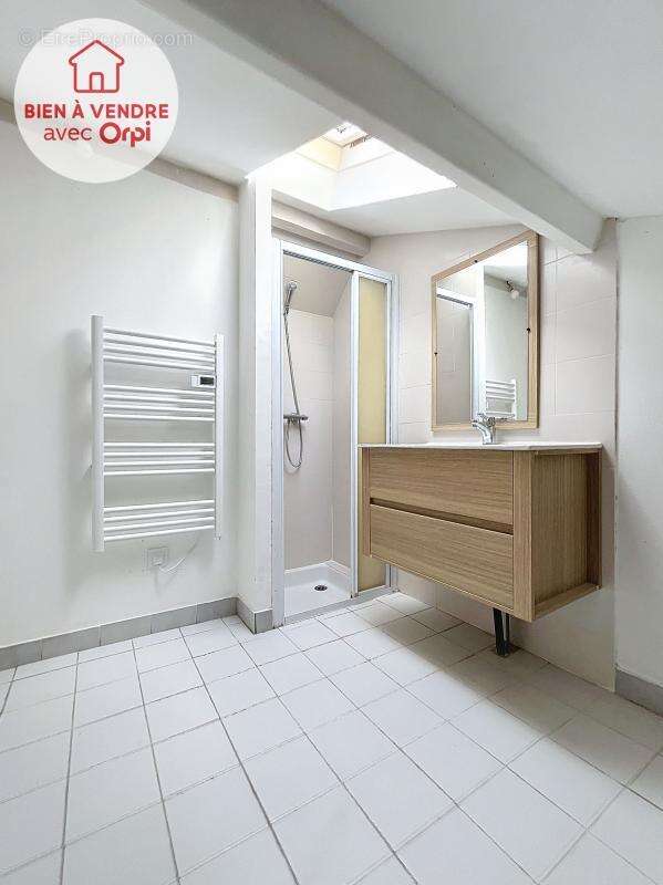 Appartement à JUZIERS