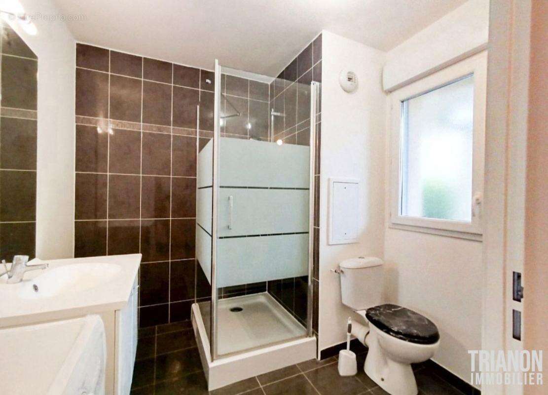 Appartement à LE MESNIL-LE-ROI