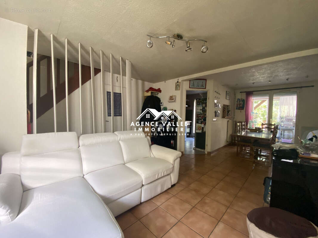 Maison à SAINT-PIERRE-DU-PERRAY