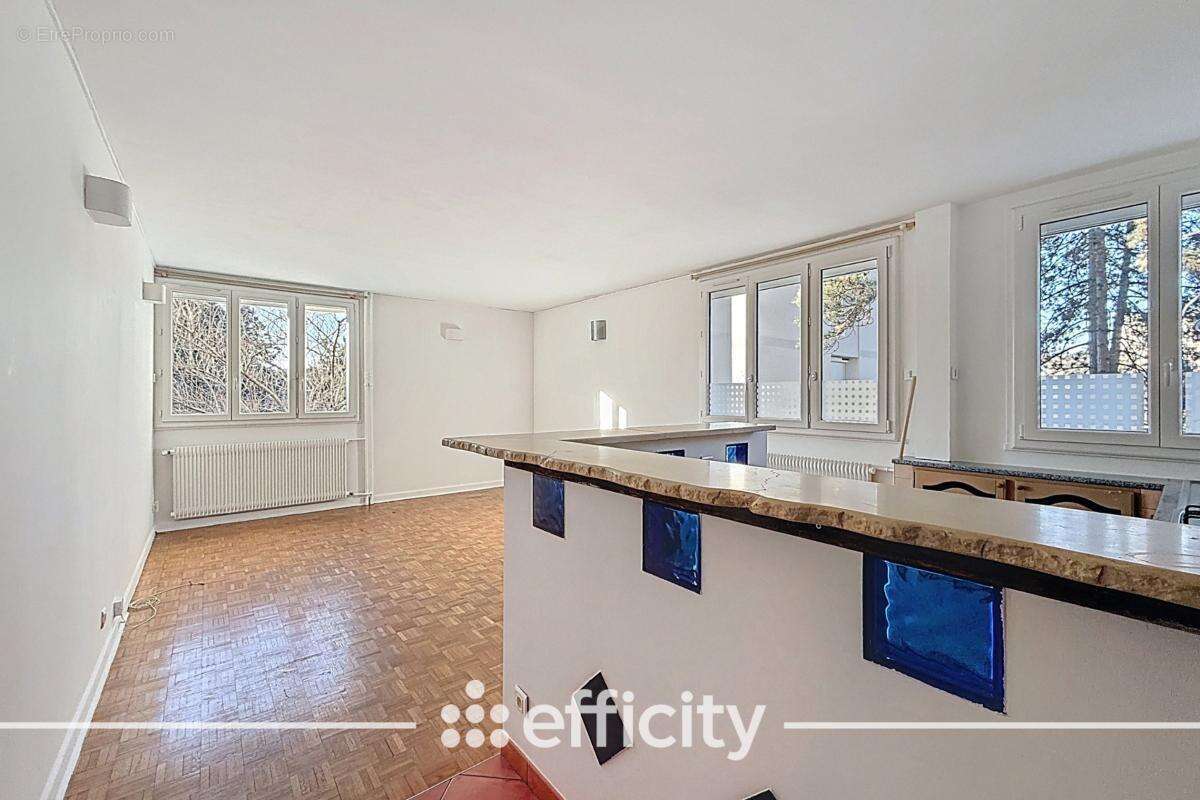 Appartement à SAINTE-FOY-LES-LYON