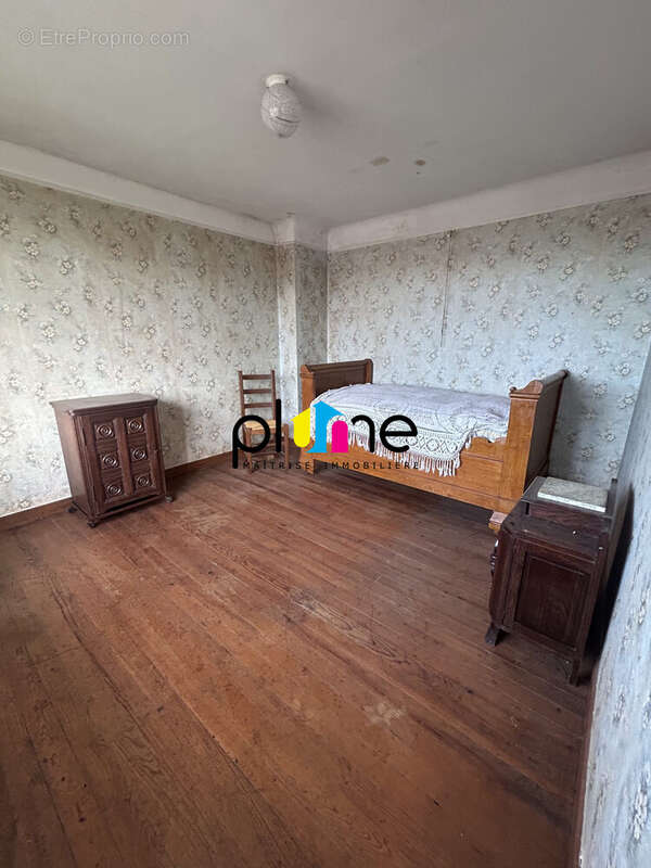 Maison à AVERDOINGT