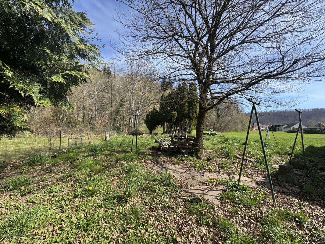 Appartement à RADDON-ET-CHAPENDU