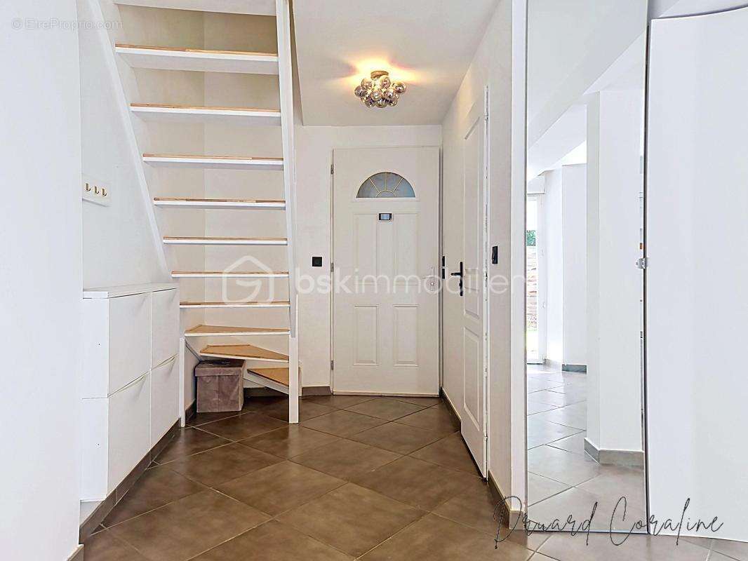 Appartement à POISAT