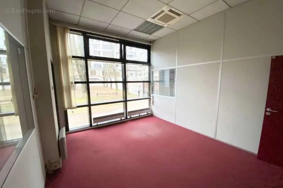 Commerce à ISSY-LES-MOULINEAUX