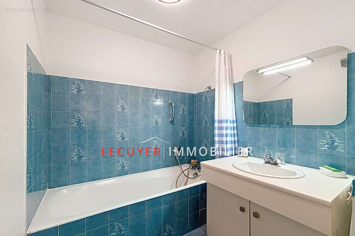Appartement à VALLAURIS