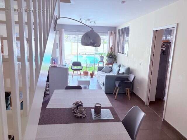 Maison à VILLENAVE-D&#039;ORNON