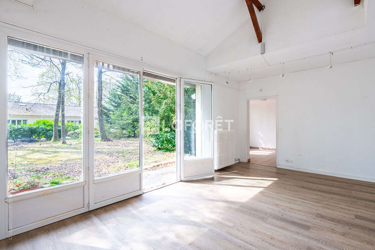 Maison à LA CELLE-SAINT-CLOUD