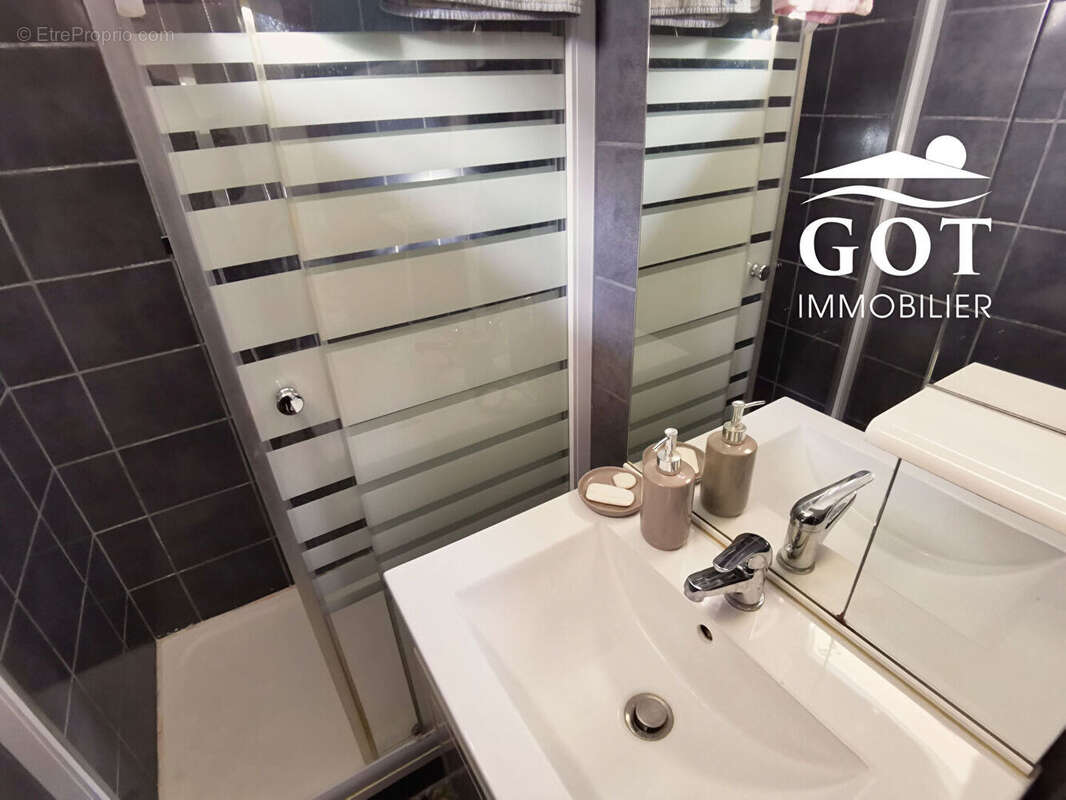 Maison à SAINT-LAURENT-DE-LA-SALANQUE