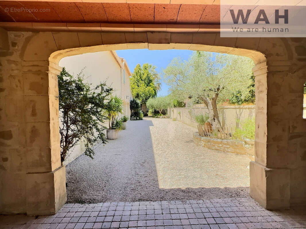 Maison à MAUGUIO