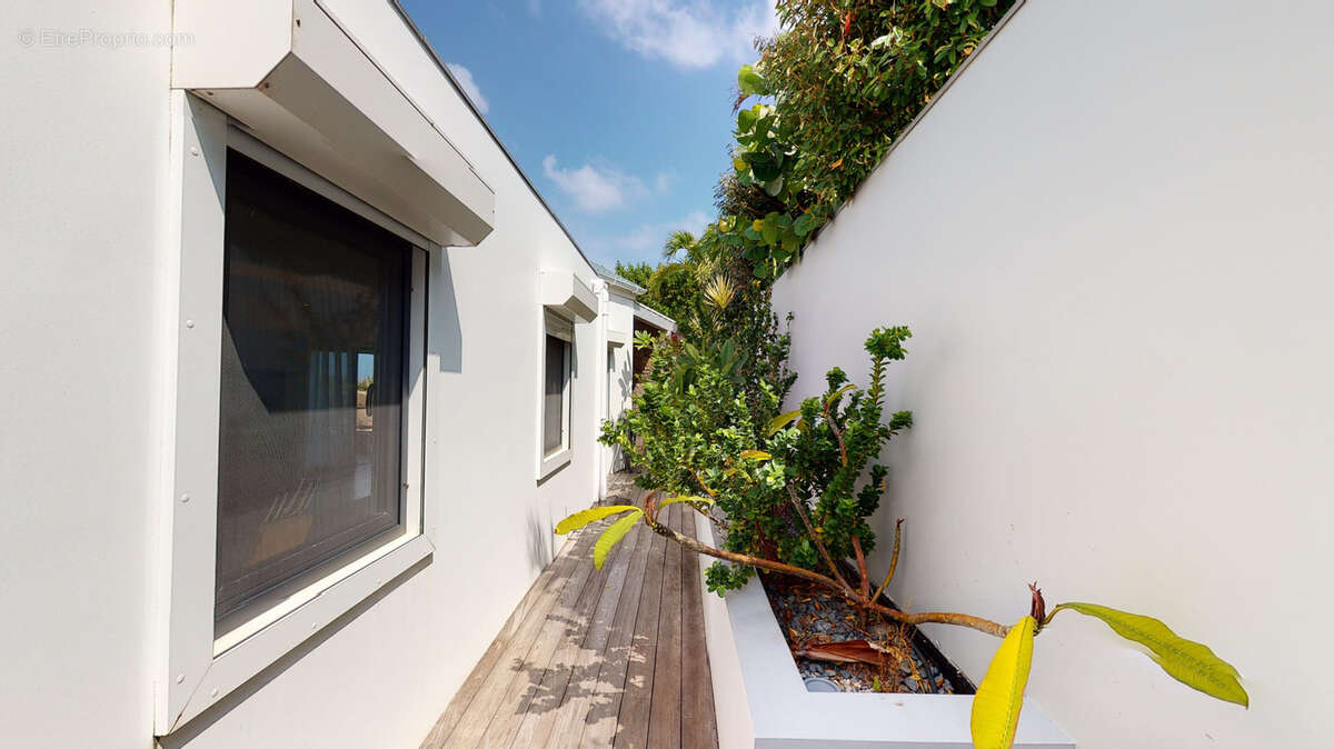 Maison à CAPESTERRE-BELLE-EAU