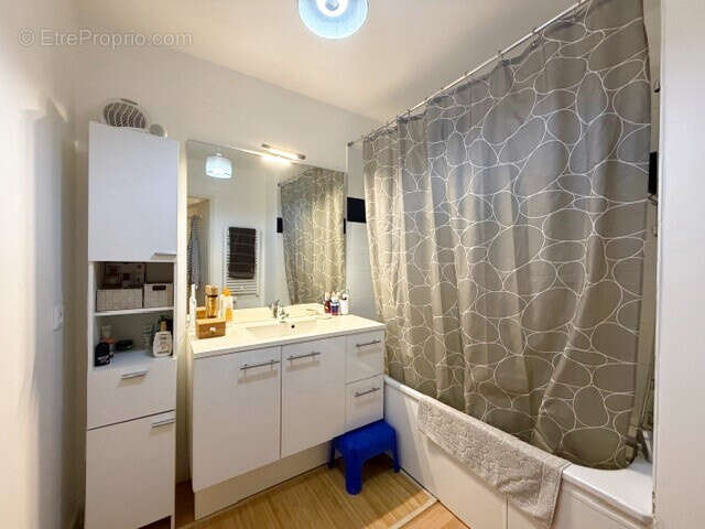 Appartement à CARROS