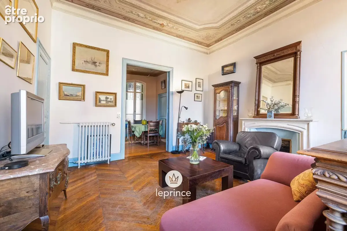 Villefranche-sur-Mer - Maison 8 Pièces - Vue Vieille ville et Mer - photo 10