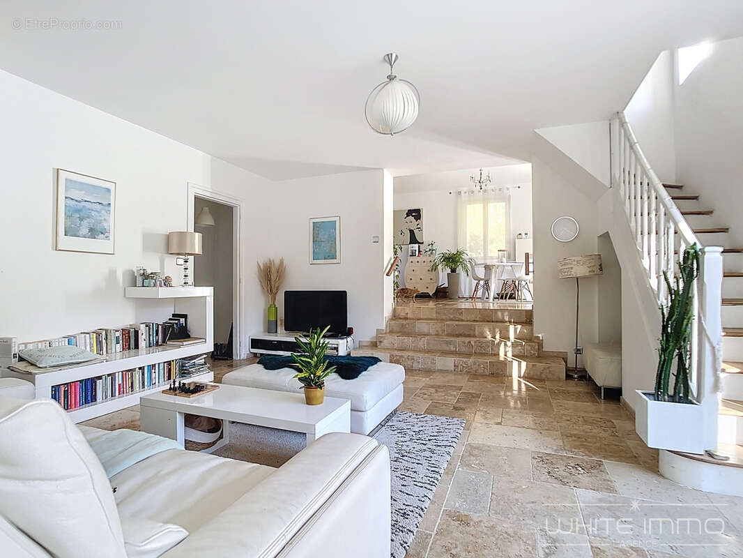 Maison à FRANCHEVILLE