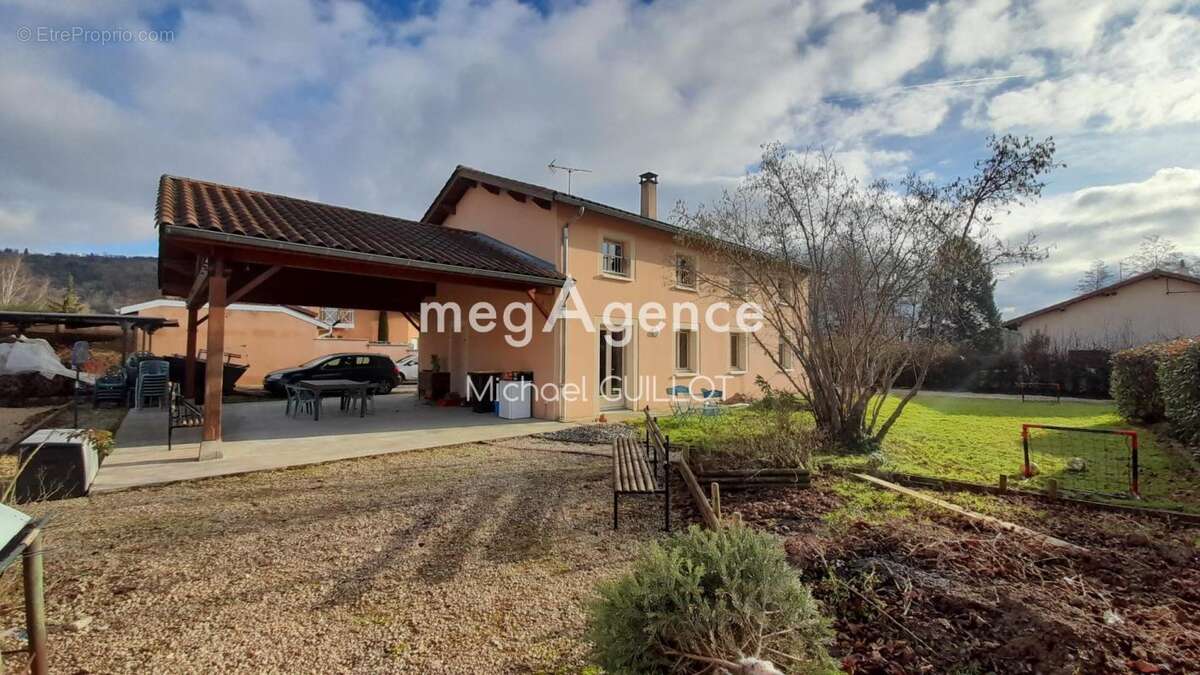 Maison à JASSERON