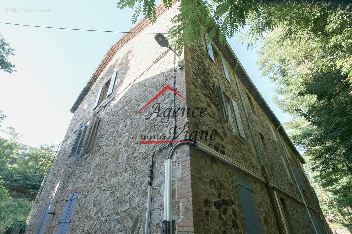 Appartement à ROBIAC-ROCHESSADOULE