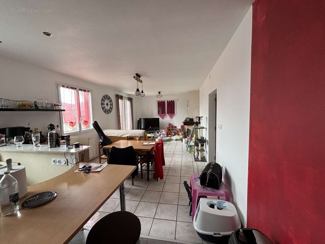 Salon - Maison à LANOBRE
