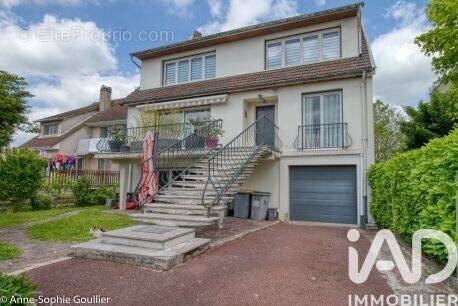 Photo 1 - Maison à ANDRESY