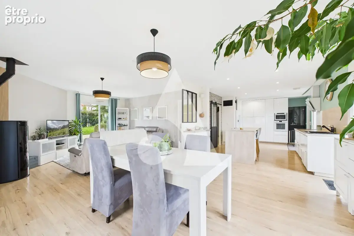 Maison familiale avec logement indépendant - La Roche-sur-Yon 260 m² habitable - photo 4