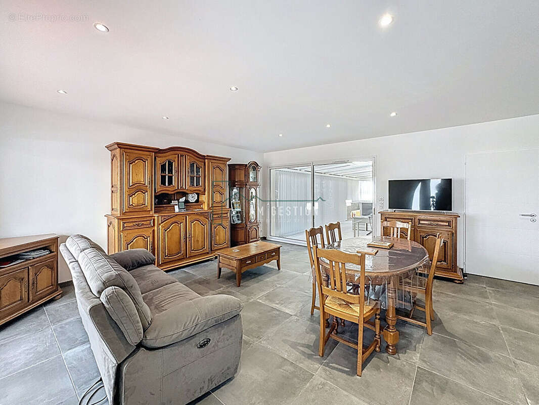 Maison à SAINT-JUNIEN