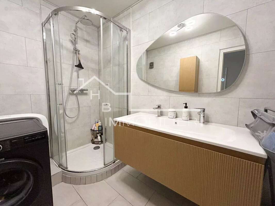 Appartement à VALLAURIS