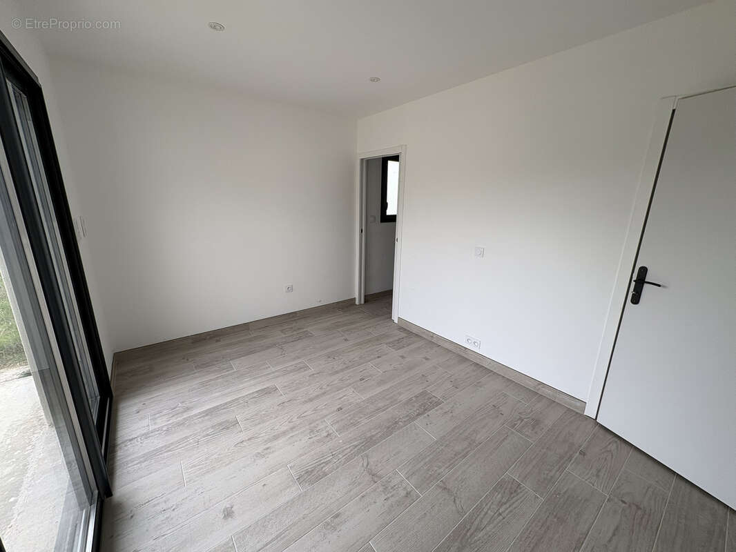 Maison à SAINT-ROMAIN-LE-NOBLE