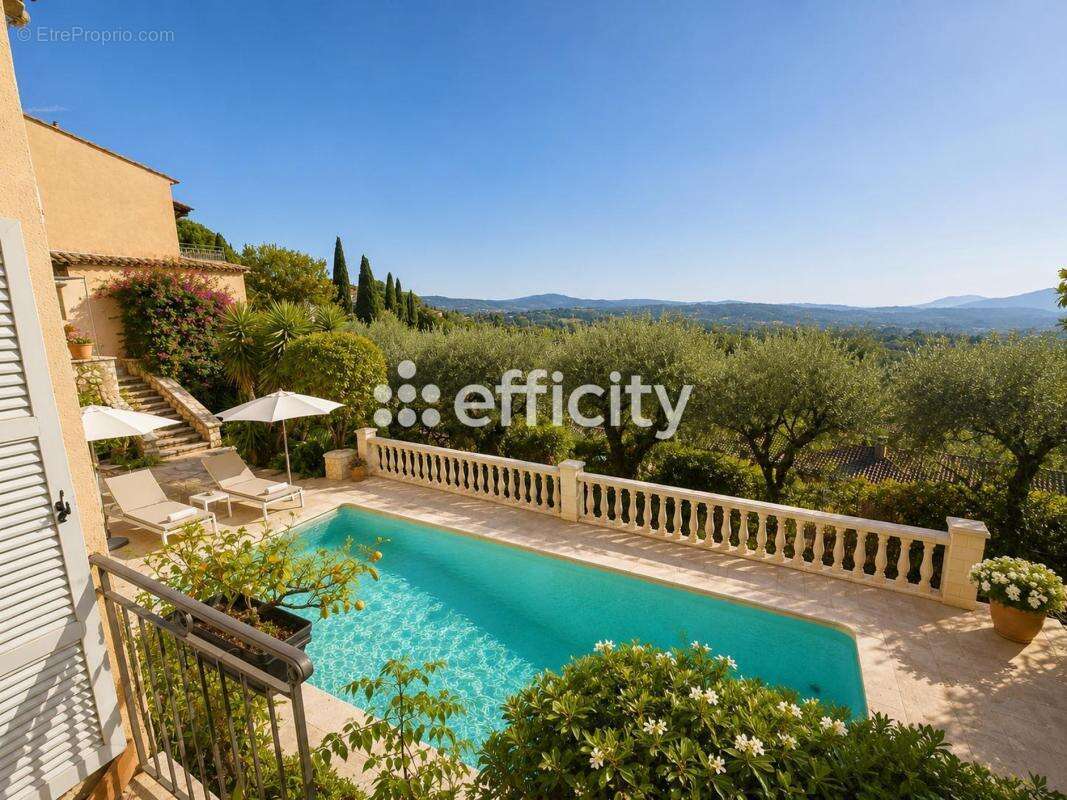 Maison 250 m² à Grasse  - photo 2