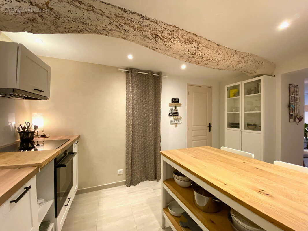 Appartement à L'ISLE-SUR-LA-SORGUE