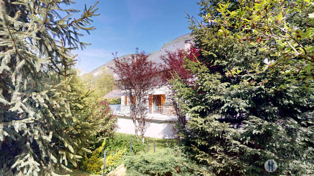 Maison à SAINT-THIBAUD-DE-COUZ