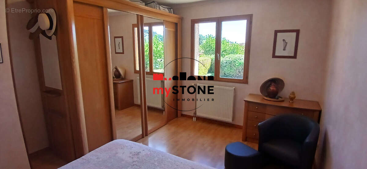 TREVOUX - Villa 164 m² 5 chambres avec piscine sur un terrain de 854 m² - photo 12