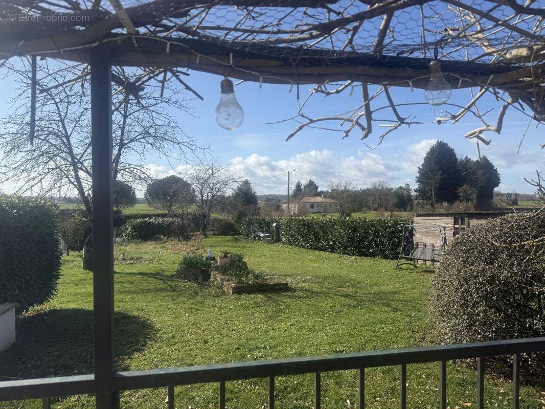 Maison à CHASSENEUIL-SUR-BONNIEURE